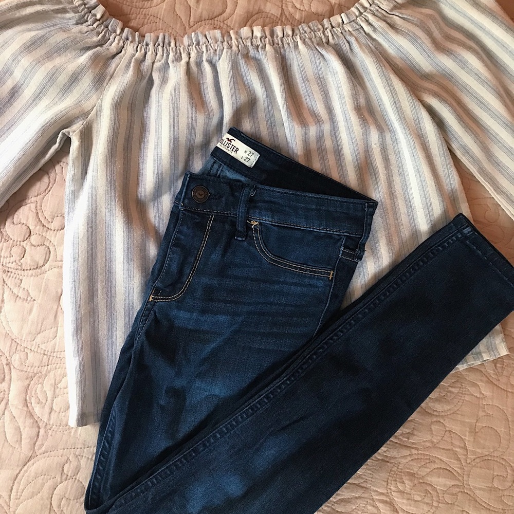 hollister jeans !